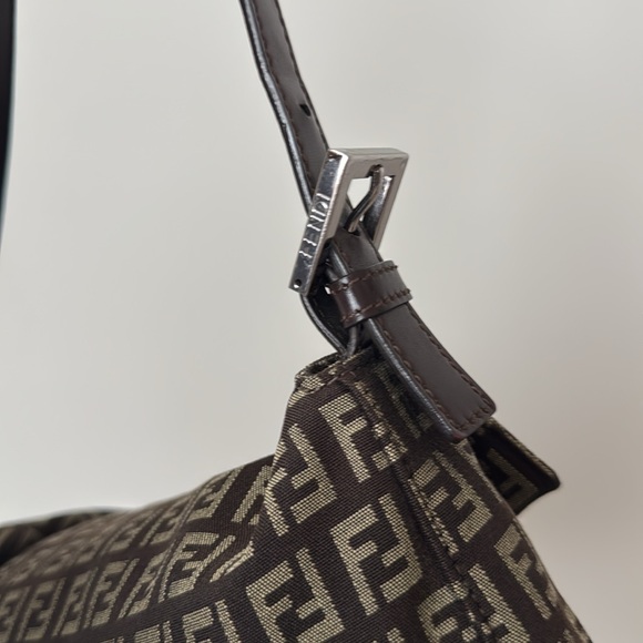 FENDI Vintage Brown Zucca Canvas Baguette shoulder bag - Picture 6 of 12